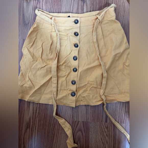 Forever 21 yellow button skirt size small tie belt - Picture 3 of 6
